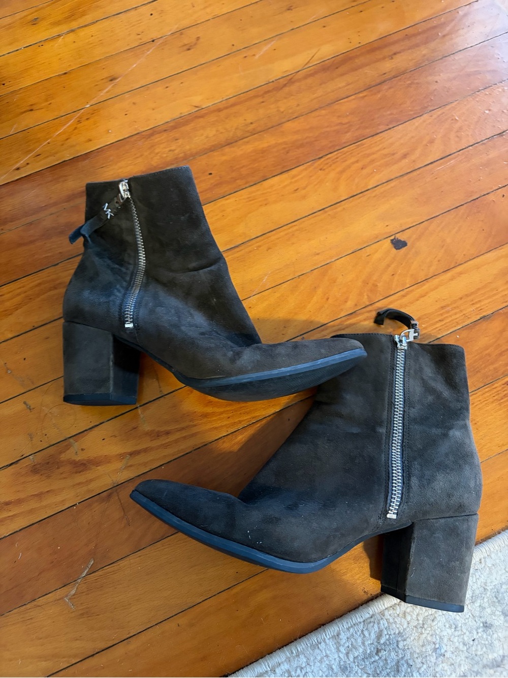 Michael Kors Womens 6.5 Dark Green Suede Pointed Toe Ankle Booties with Side Zip